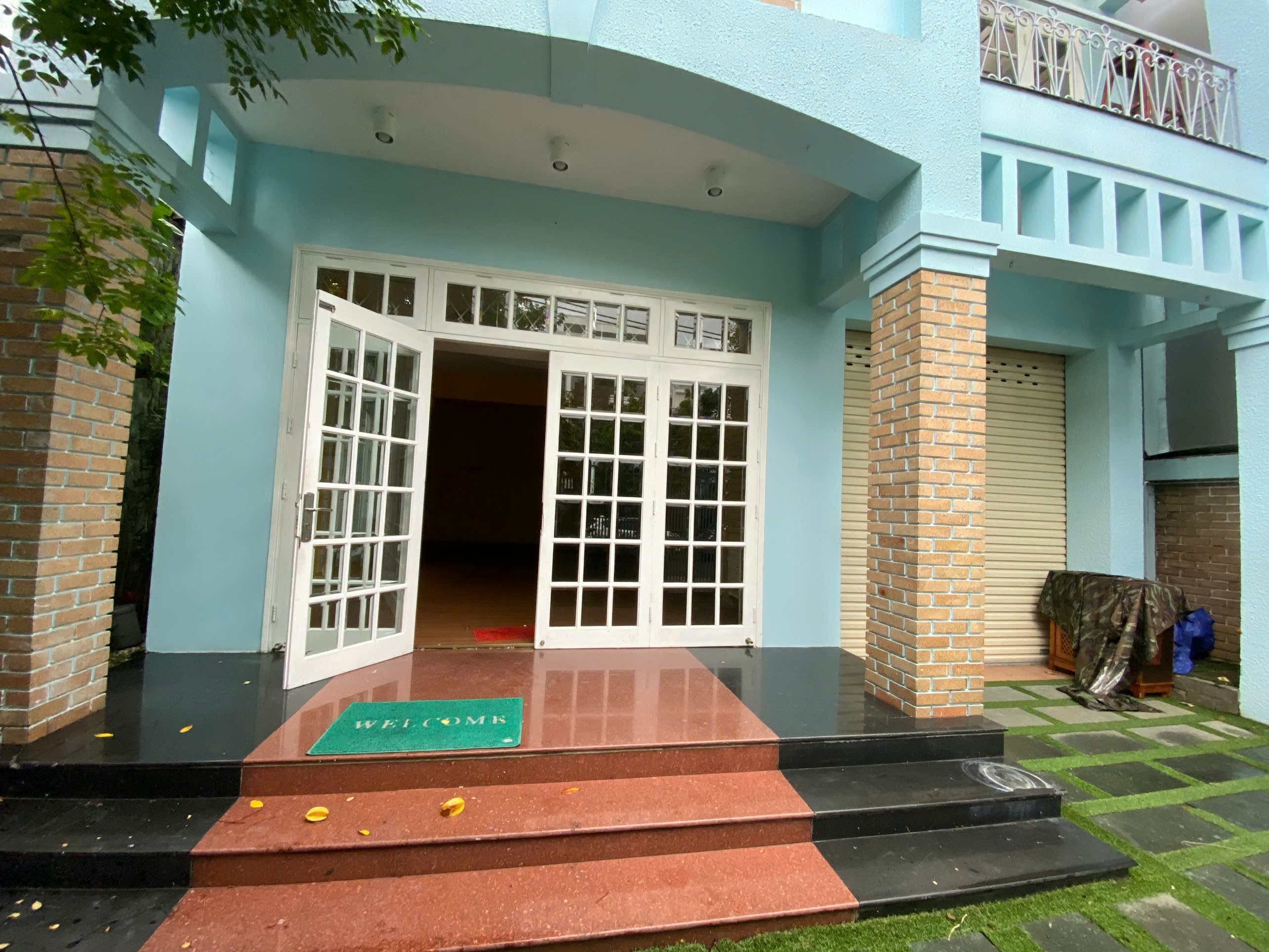 Biệt thự NGUYỄN SƠN 3 tầng diện tích 200m² trống suốt phù hợp kinh doanh