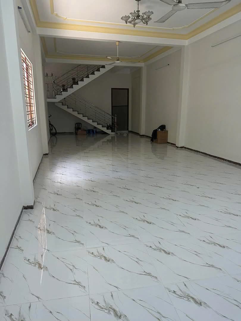 Nhà nguyên căn 3 tầng tại Ngô Quyền, diện tích 105m², phù hợp kinh doanh - Ảnh 2