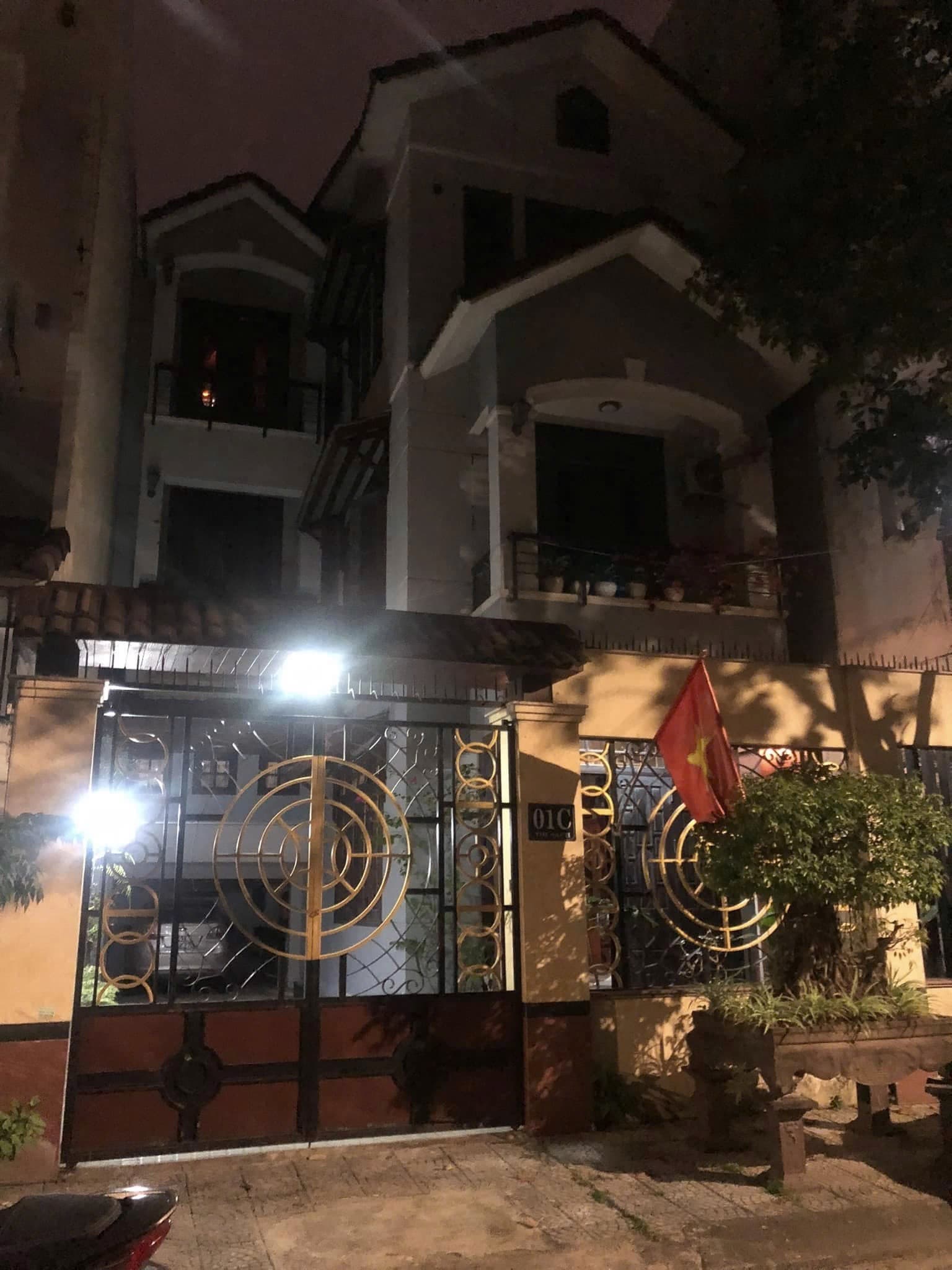 Nhà 3 tầng diện tích 120m2 tại Thi Sách, phù hợp kinh doanh và văn phòng