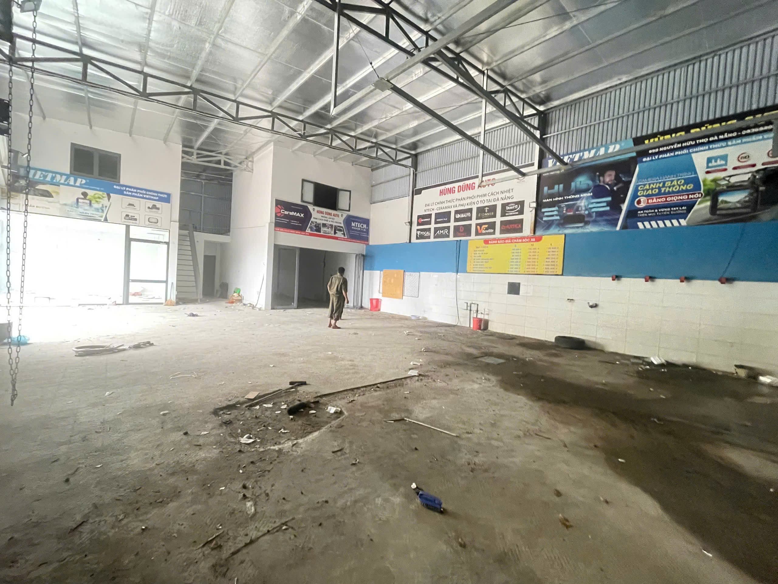 Nhà nguyên căn 2 tầng diện tích 325m2 phù hợp cho thuê kinh doanh