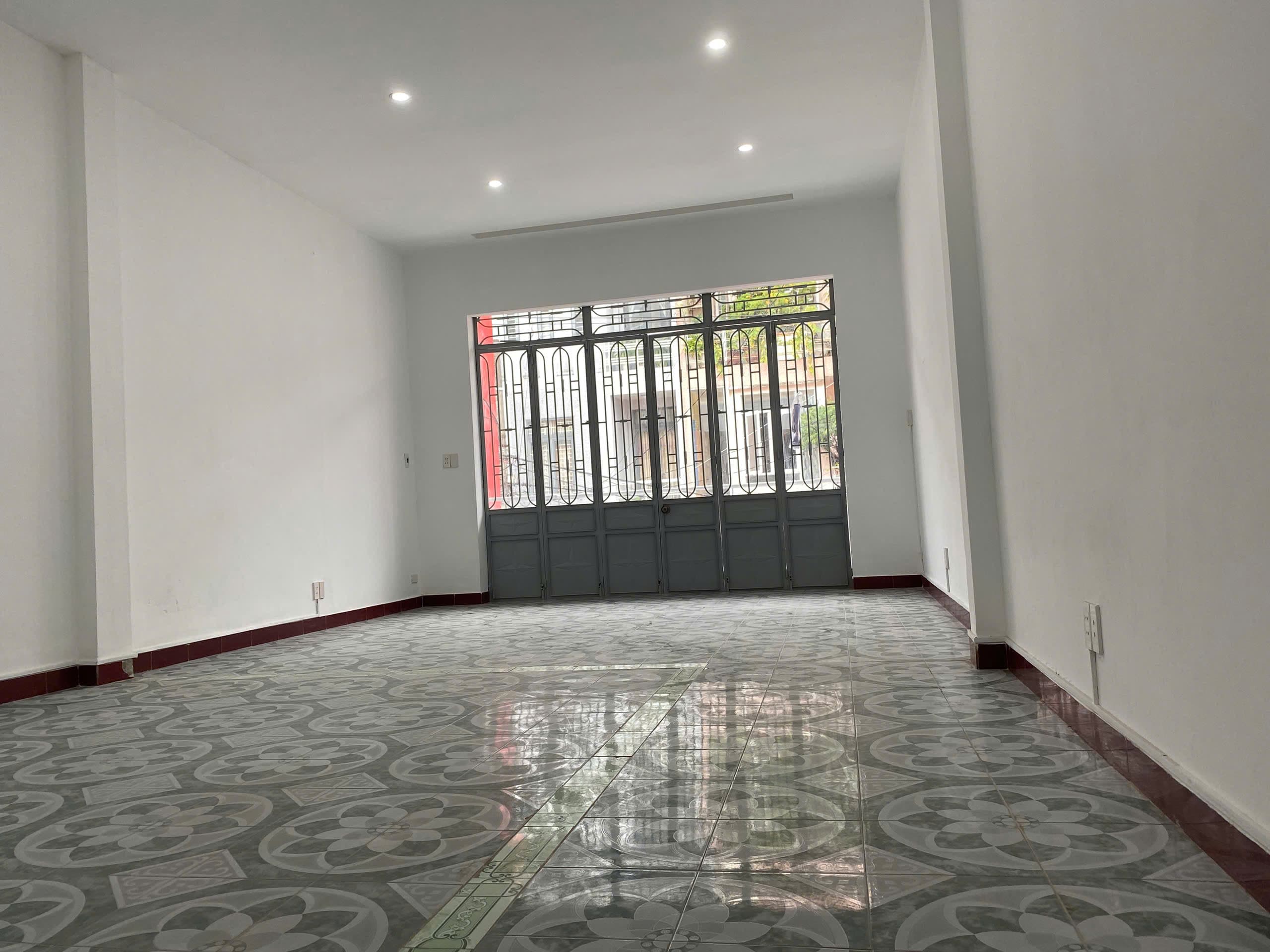 Nhà nguyên căn 3 tầng đường Trần Tống, diện tích 90m², phù hợp ở và kinh doanh - Ảnh 5