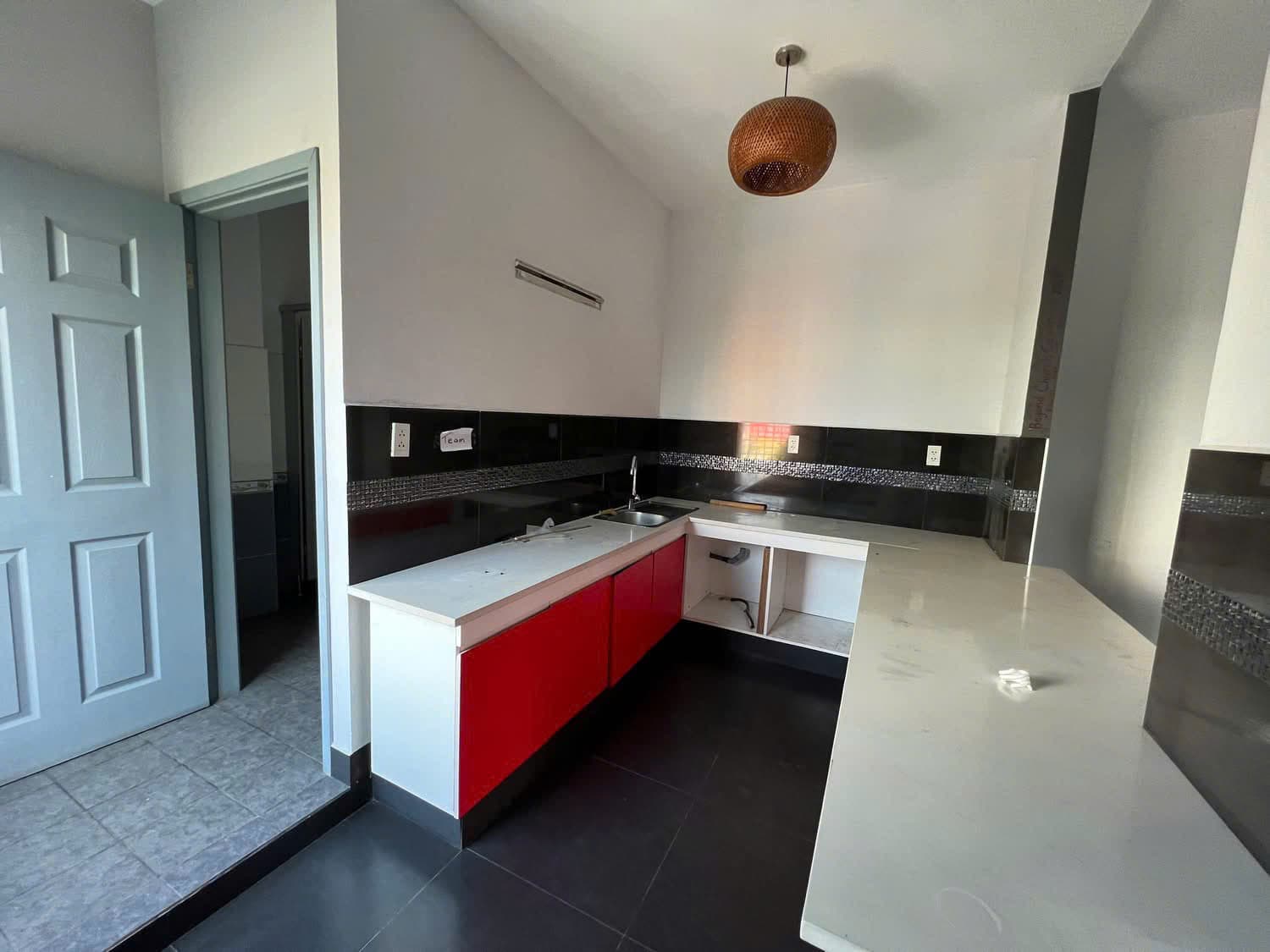 Nhà nguyên căn 4 tầng đường 3 tháng 2, diện tích 600m2, phù hợp văn phòng và kinh doanh - Ảnh 4