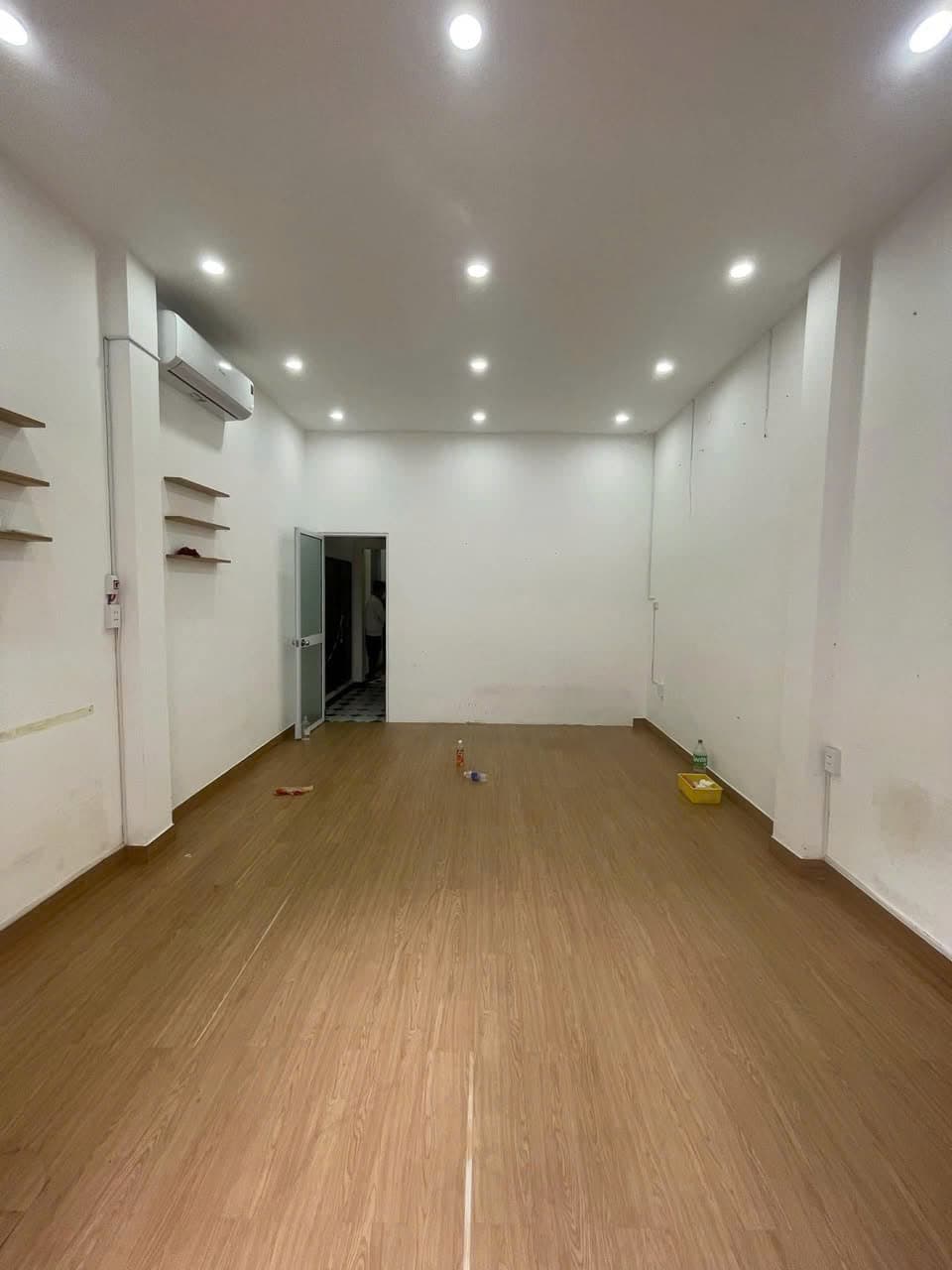 Nhà nguyên căn 2 tầng đường Phan Thanh