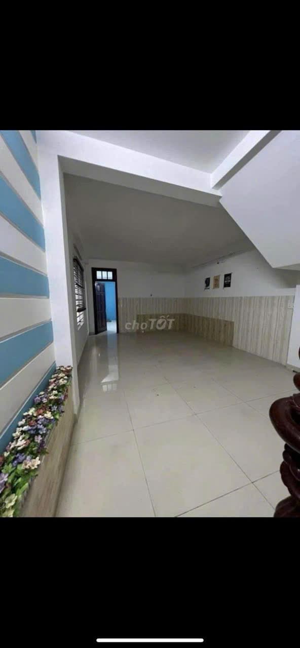 Nhà nguyên căn 2 tầng tại Núi Thành - Ảnh 4