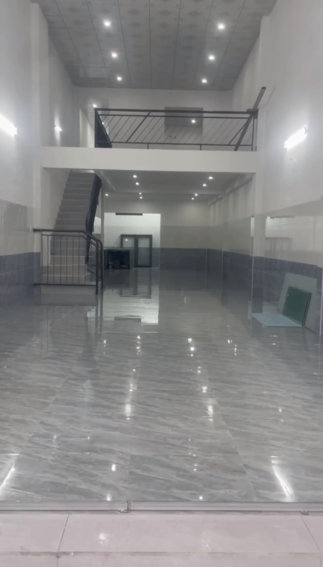 NHÀ CẤP 4 CÓ GÁC LỬNG MỚI ĐƯỜNG LÊ THANH NGHỊ 