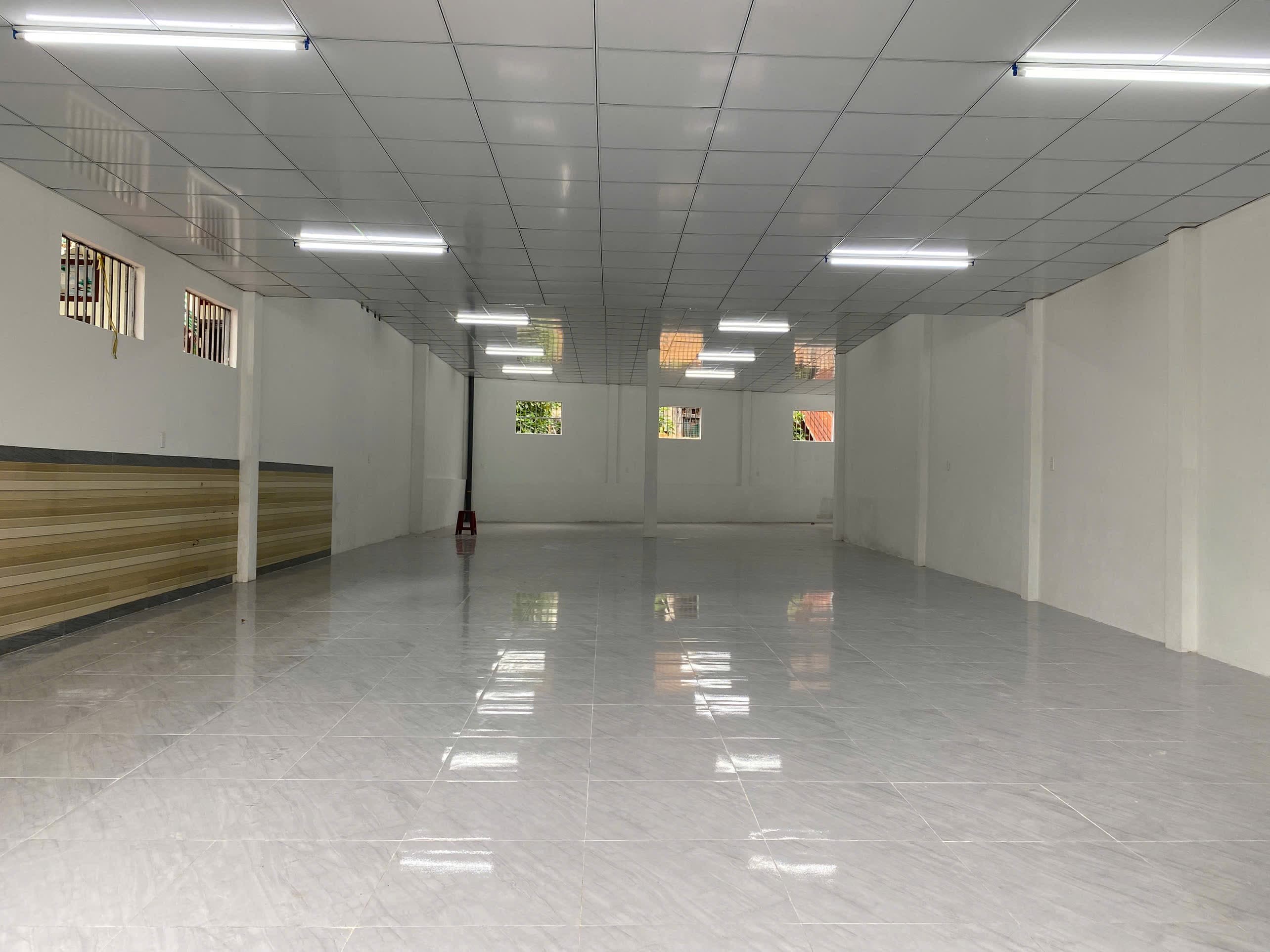 CẤP 4 TRỐNG SUỐT ĐƯỜNG 2/9 - NỞ HẬU, DIỆN TÍCH HƠN 200M2 
