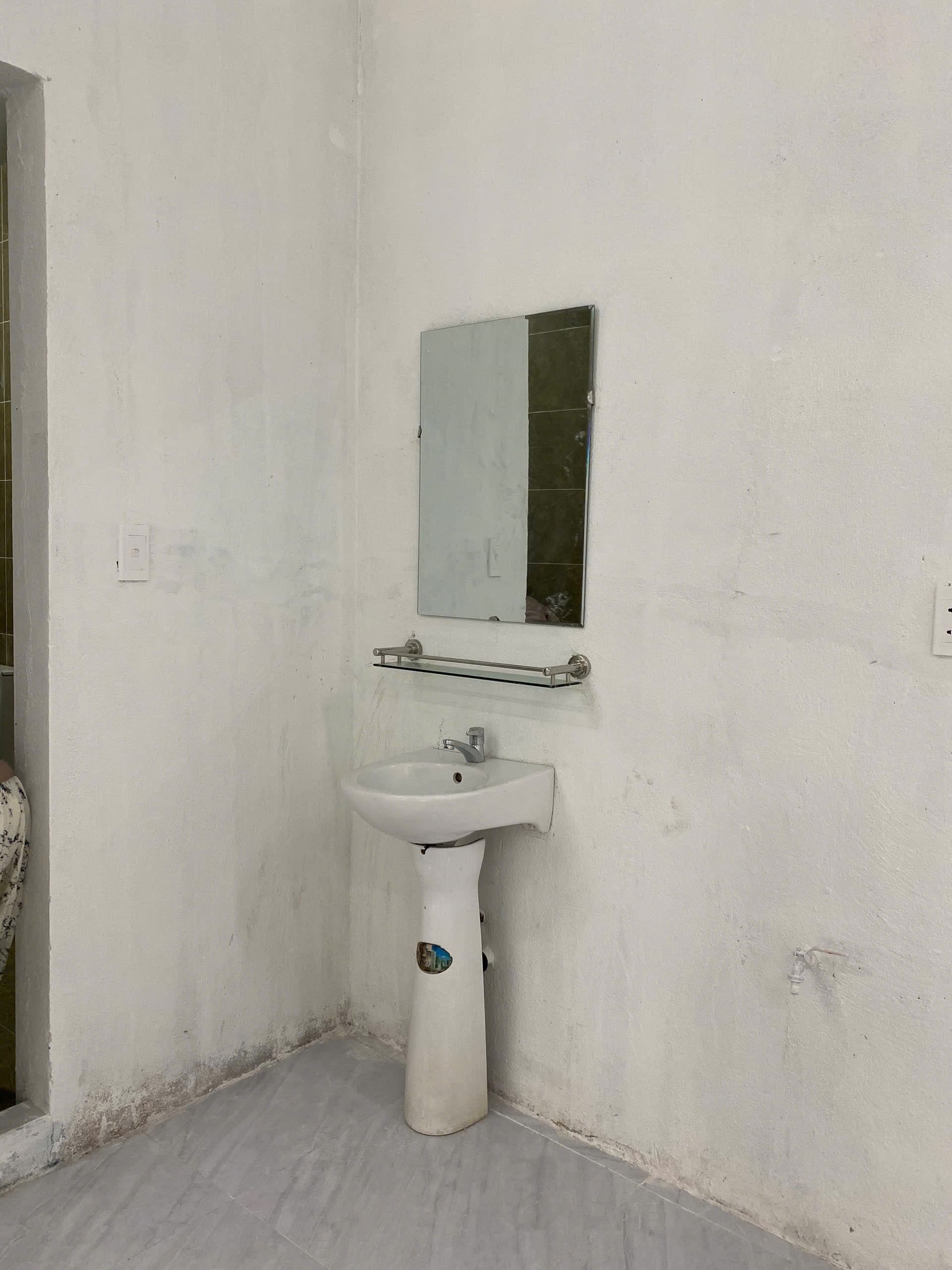CẤP 4 TRỐNG SUỐT ĐƯỜNG 2/9 - NỞ HẬU, DIỆN TÍCH HƠN 200M2  - Ảnh 3