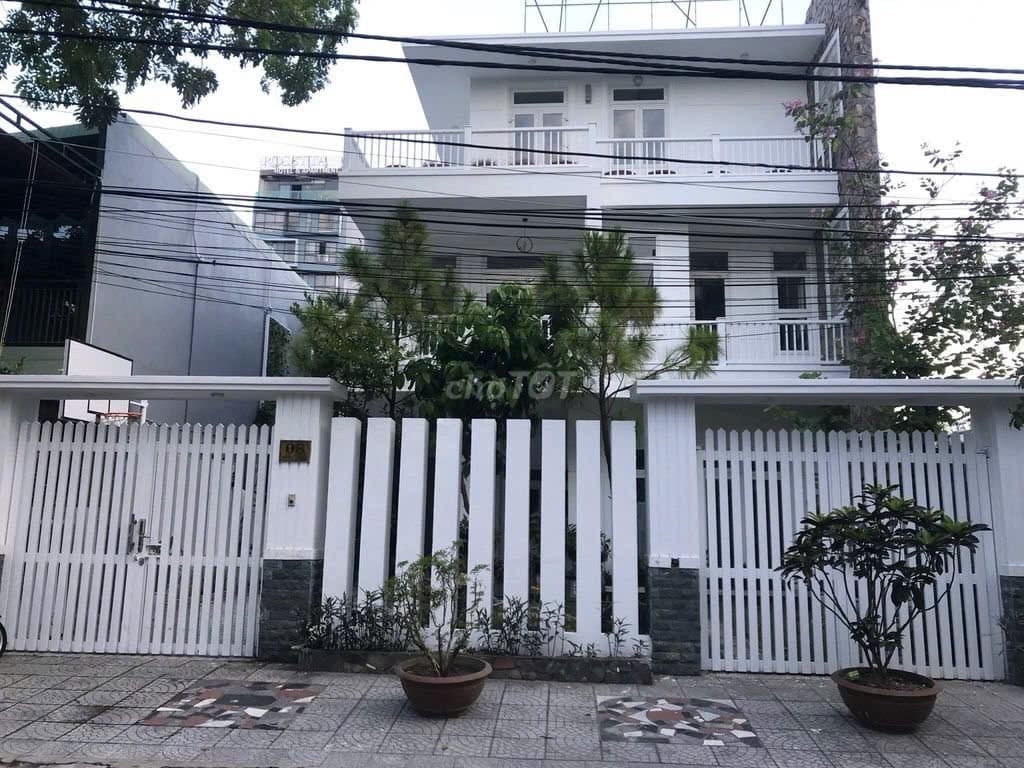 BIỆT THỰ NGUYỄN CAO LUYỆN - SÂN VƯỜN 3 TẦNG 