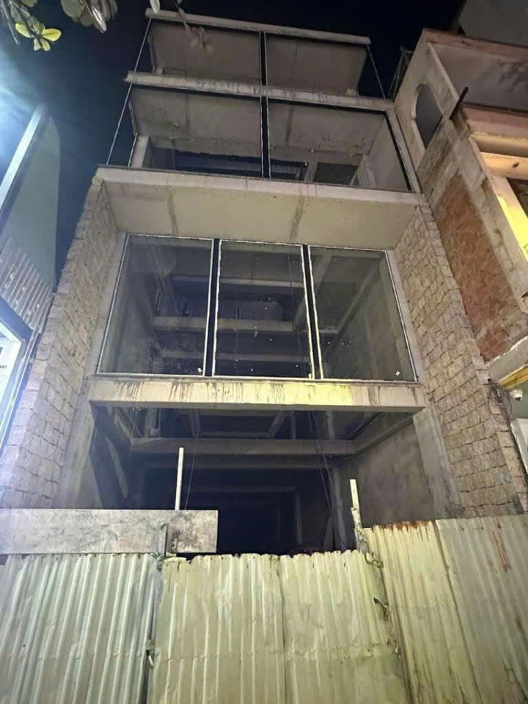 Mặt bằng kinh doanh 2 tầng diện tích 6,2m x 23m phù hợp mở cửa hàng