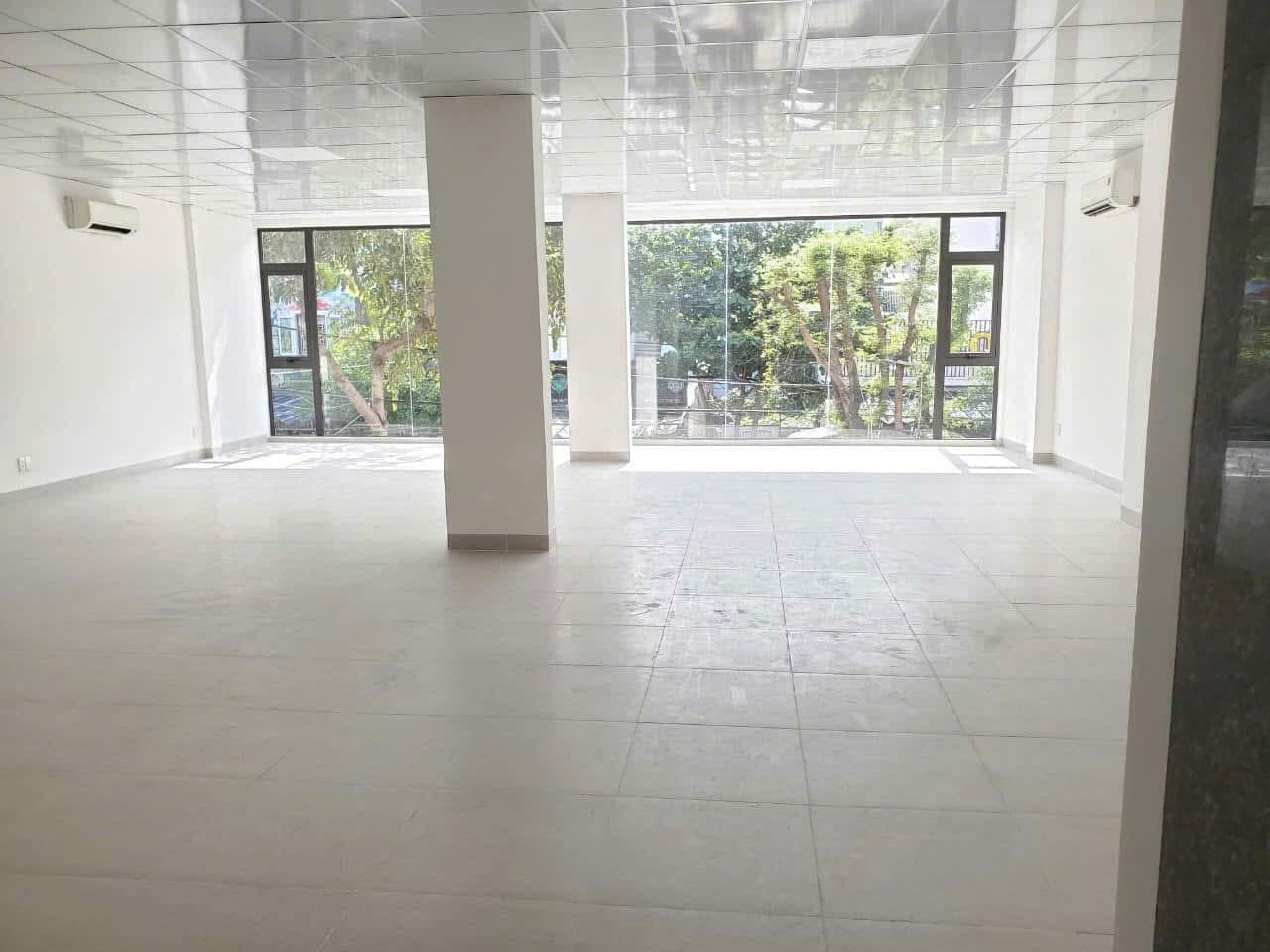 Nhà 4 tầng HUỲNH TẤN PHÁT CÓ THANG MÁY mặt tiền 10m, diện tích sử dụng 765m2, phù hợp để ở và kinh doanh CÔNG TY, THẨM MỸ, GYM - Ảnh 7