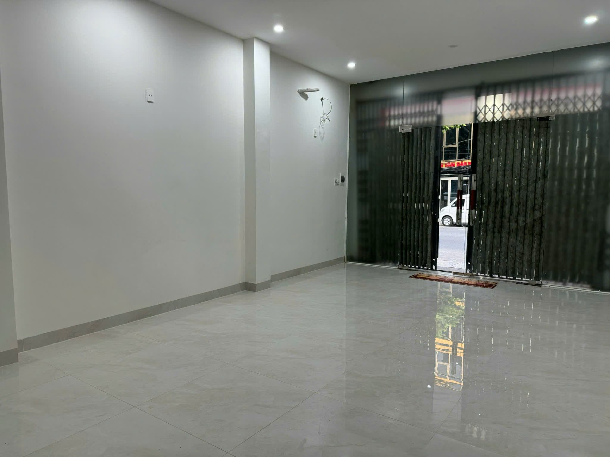 Nhà nguyên căn 3 tầng Lê Đình Lý diện tích 81m², phù hợp để ở hoặc kinh doanh