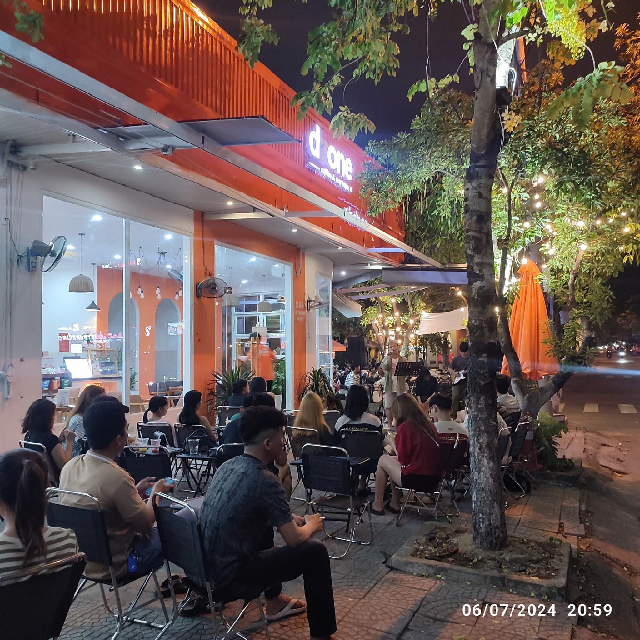 Mặt bằng kinh doanh 138m2 có vỉa hè, không cho quán cà phê, nướng, nhậu