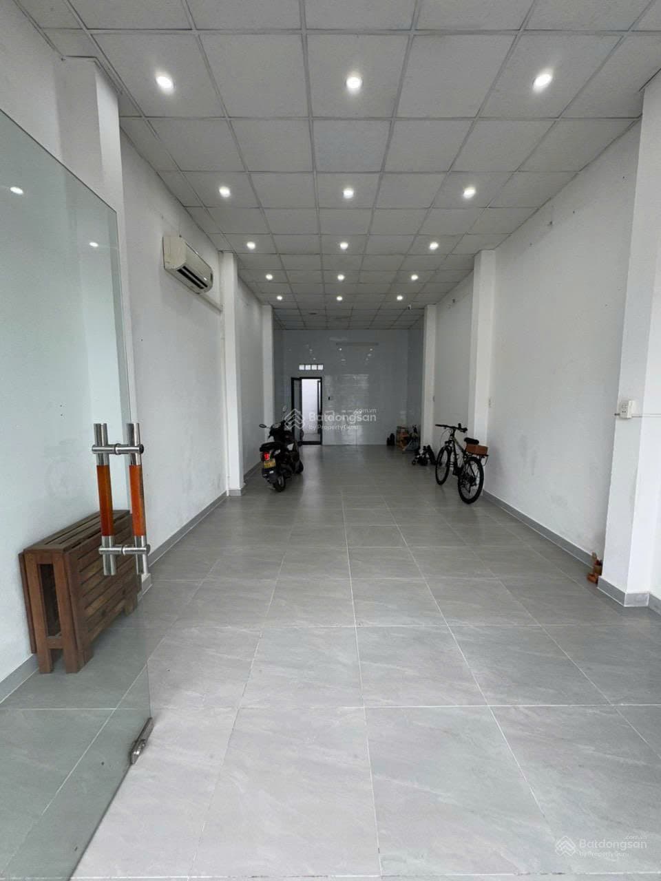 Nhà nguyên căn Hồ Xuân Hương cấp 4, trống suốt phù hợp để ở