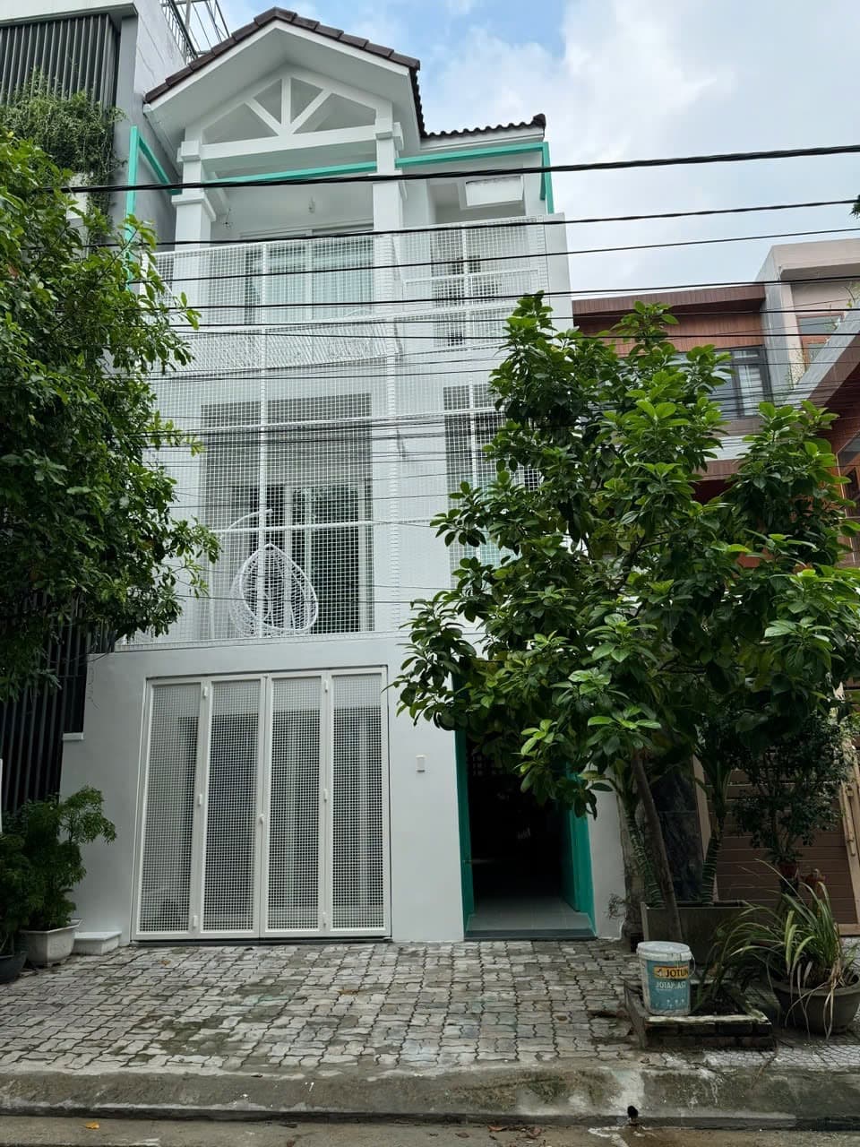 Nhà nguyên căn 3 tầng có gác xép, 4 phòng ngủ riêng biệt, đầy đủ nội thất