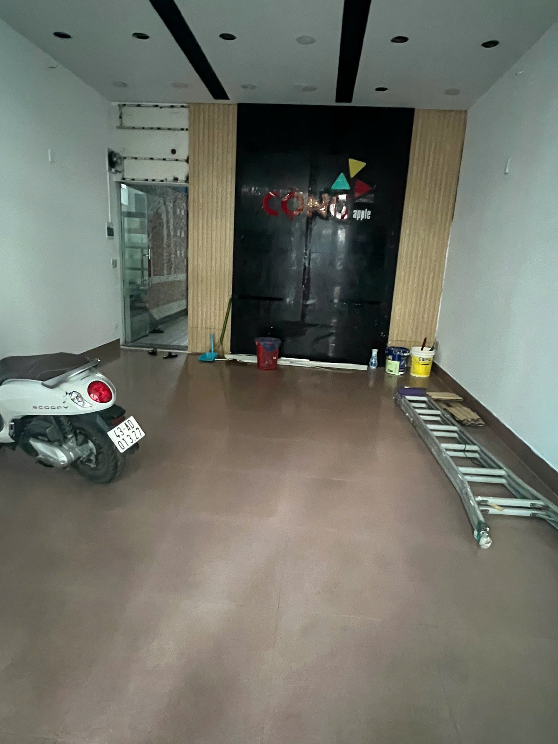 Nhà nguyên căn 4 tầng diện tích 95m², có 8 phòng, phù hợp để ở hoặc làm văn phòng
