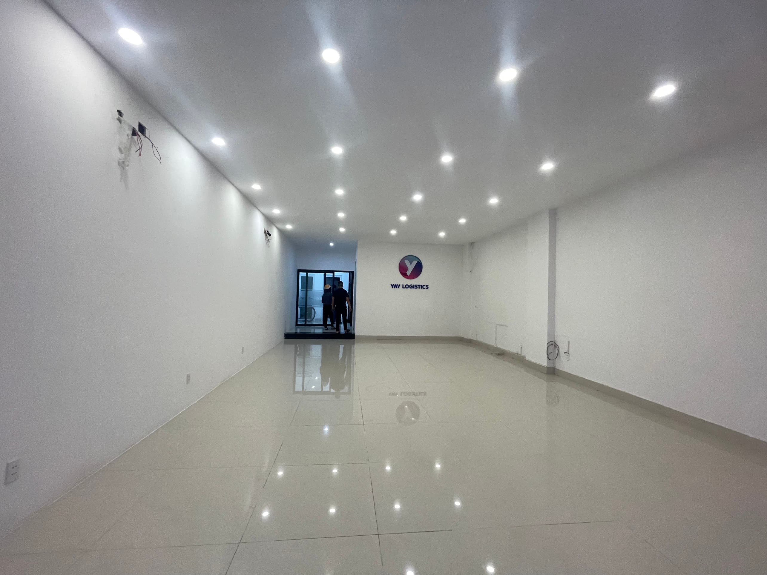 Mặt bằng trống rộng 7,5x25m phù hợp văn phòng và showroom tại Phan Đăng Lưu - Ảnh 4