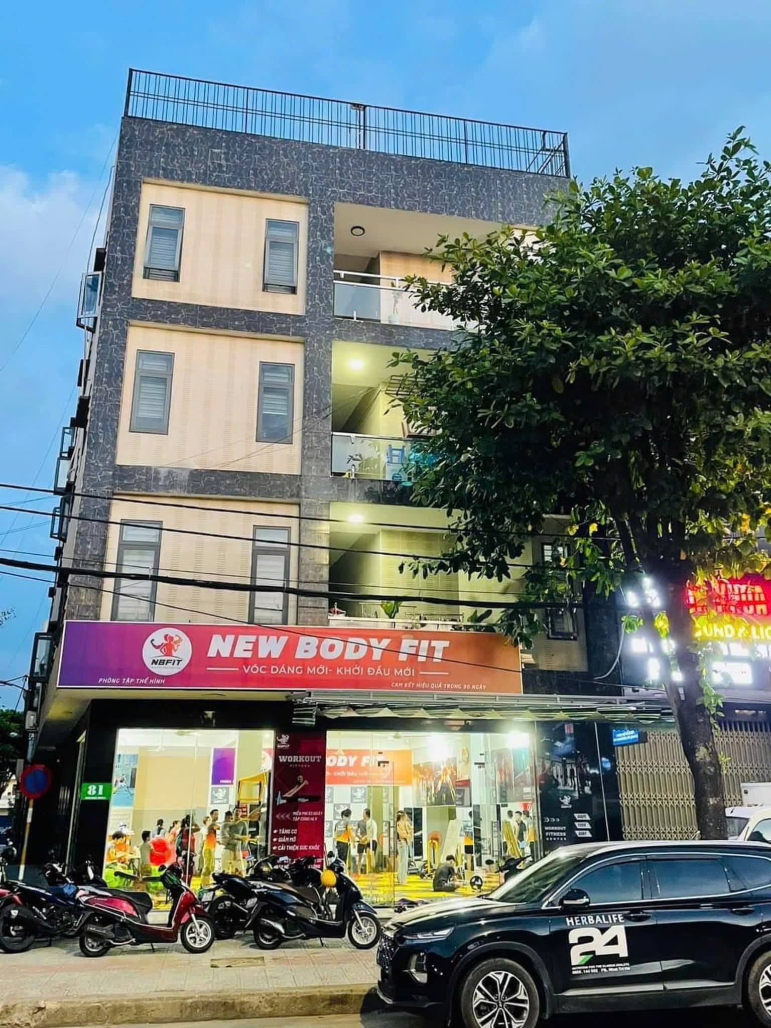 Mặt bằng kinh doanh riêng biệt diện tích 170m², có cửa kính và đèn sẵn sàng