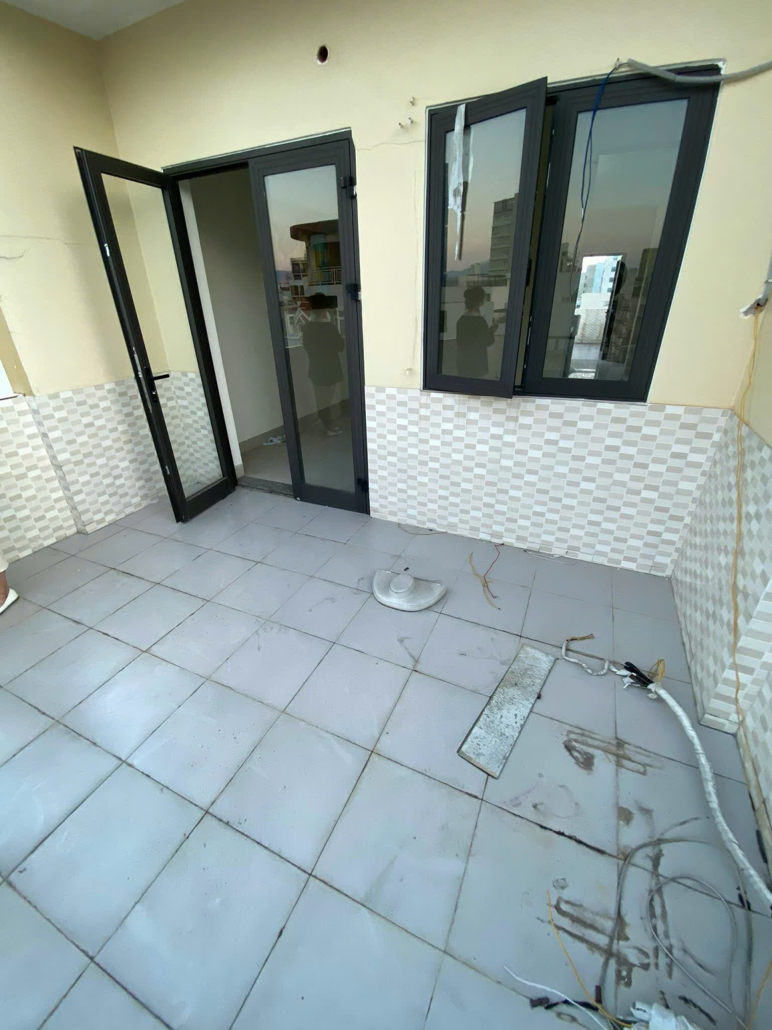 Nhà nguyên căn 5 tầng Phan Thành Tài, diện tích 90m², phù hợp ở và kinh doanh - Ảnh 2