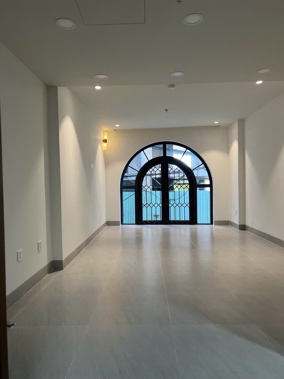 Nhà nguyên căn 4 tầng kiệt Hùng Vương, Hải Châu, diện tích 100m2, phù hợp cho thuê kinh doanh hoặc ở