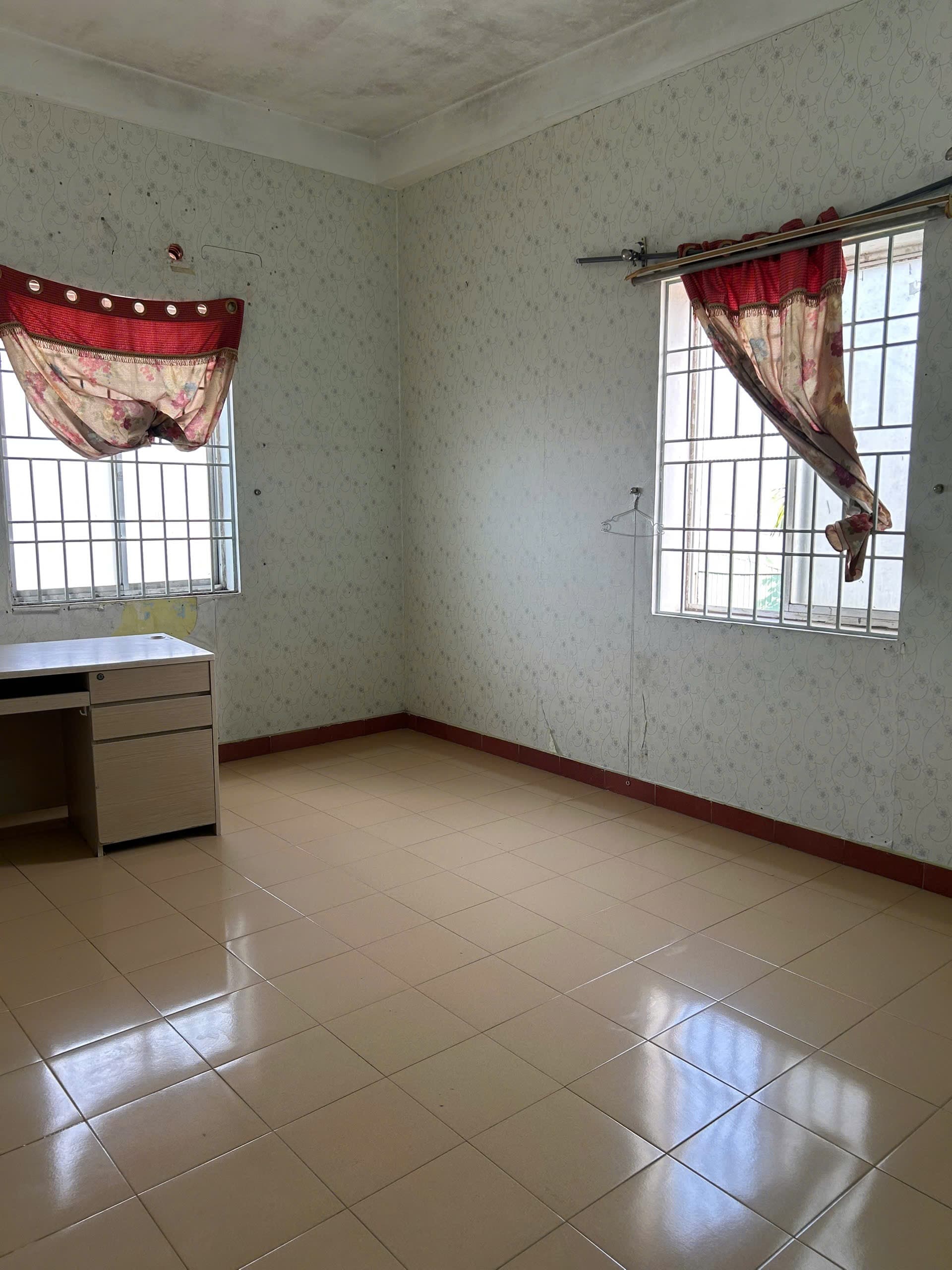 Nhà nguyên căn 3 tầng tại Lý Thái Tổ, diện tích 127m2, 4 phòng ngủ - Ảnh 3