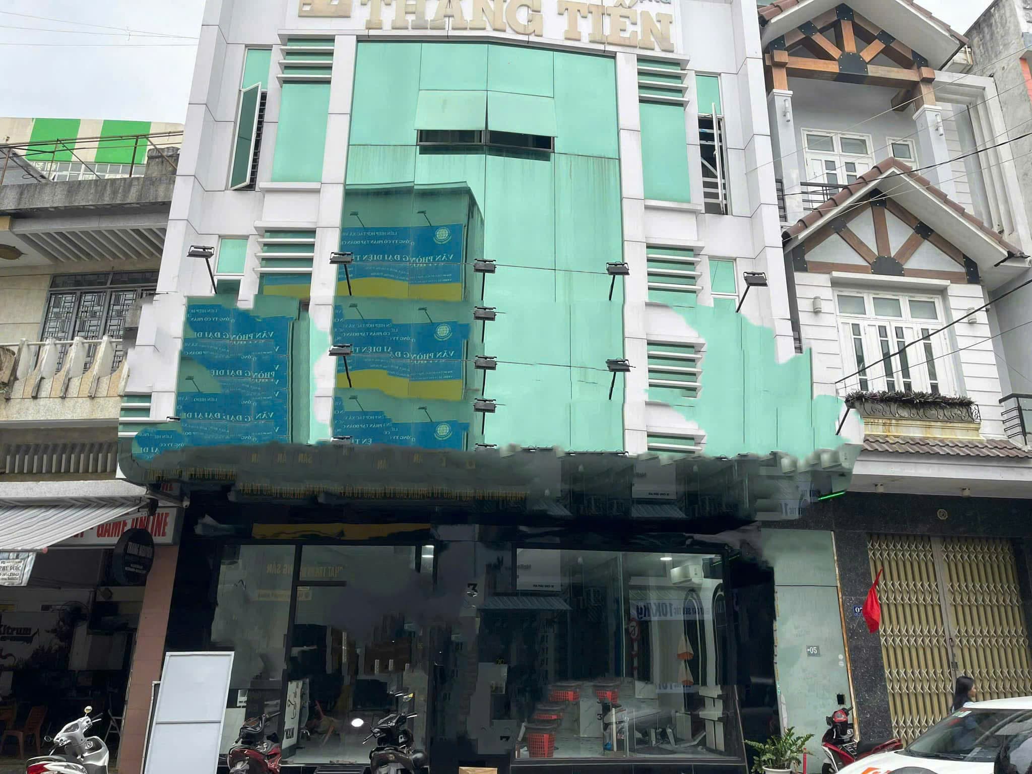 Nhà nguyên căn 3 tầng ngang 8m sâu 12m, nhà trống, phù hợp kinh doanh