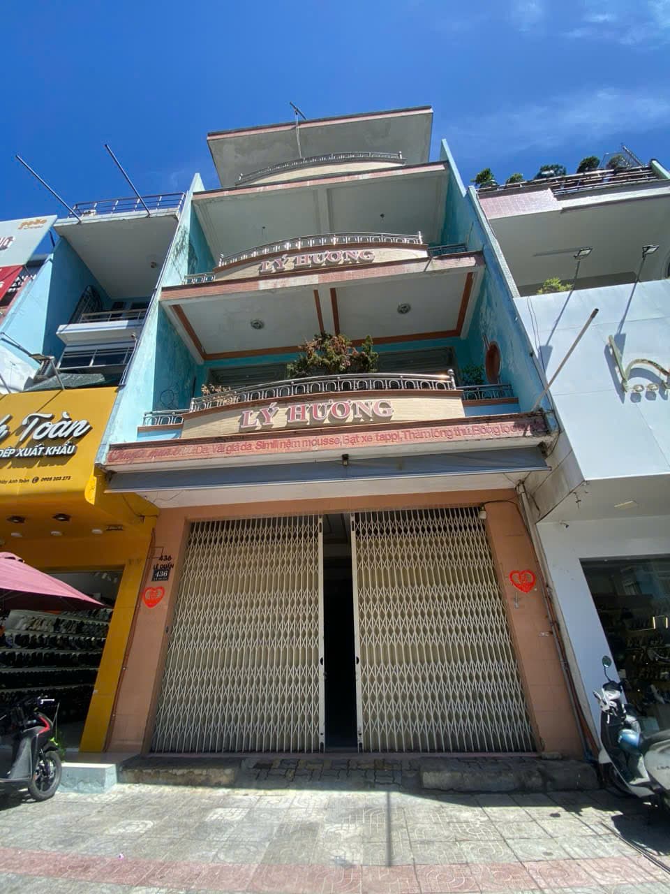 Nhà nguyên căn 4 tầng đường Lê Duẩn, quận Hải Châu, diện tích rộng, phù hợp văn phòng hoặc kinh doanh