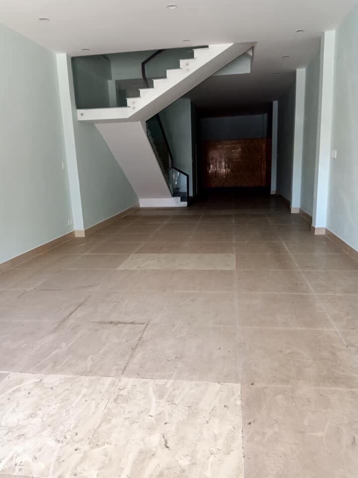 Nhà 4,5 tầng diện tích 54m2 tại Hoàng Diệu, phù hợp kinh doanh và ăn uống - Ảnh 3