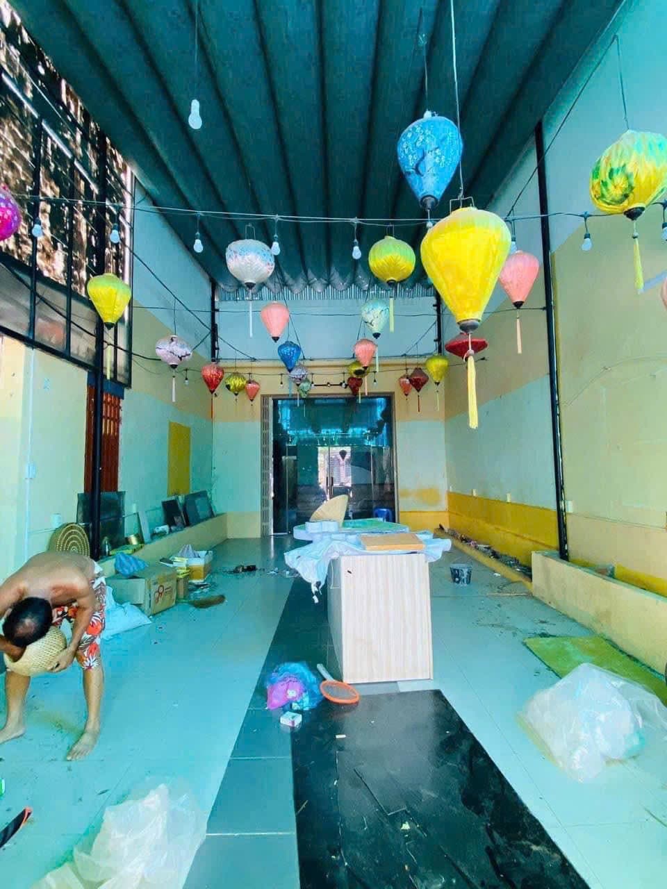 Mặt bằng kinh doanh 100m2 đường Hoàng Kế Viêm, gần biển, nguyên căn cấp 4