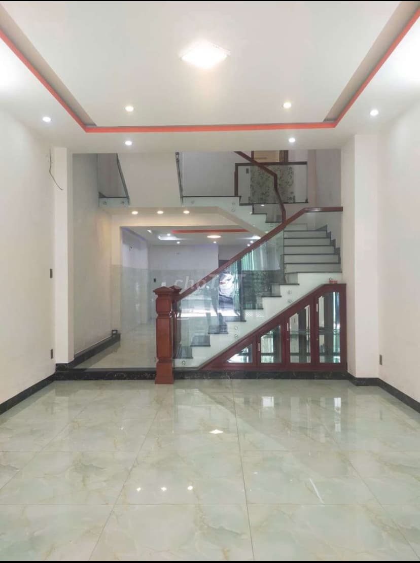 Nhà nguyên căn 2 tầng đường Phan Thanh, 5m x 14m, có 3 phòng ngủ