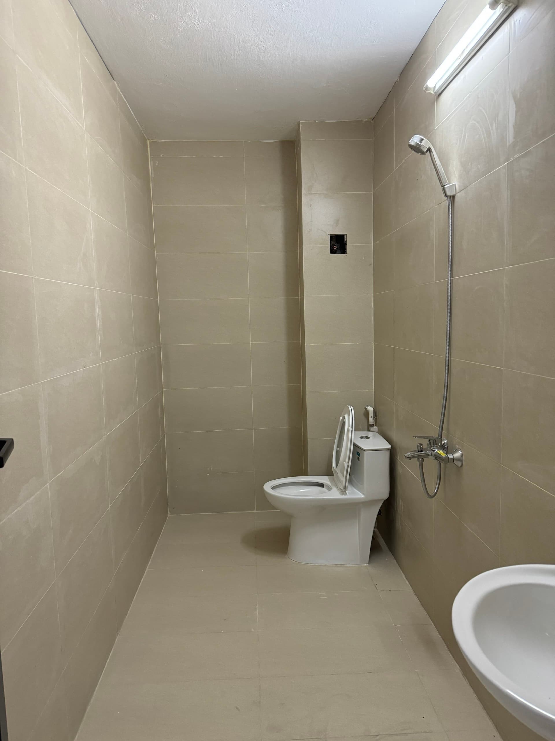Nhà nguyên căn 3 tầng tại Lê Đình Lý, diện tích 81m², phù hợp để ở hoặc kinh doanh