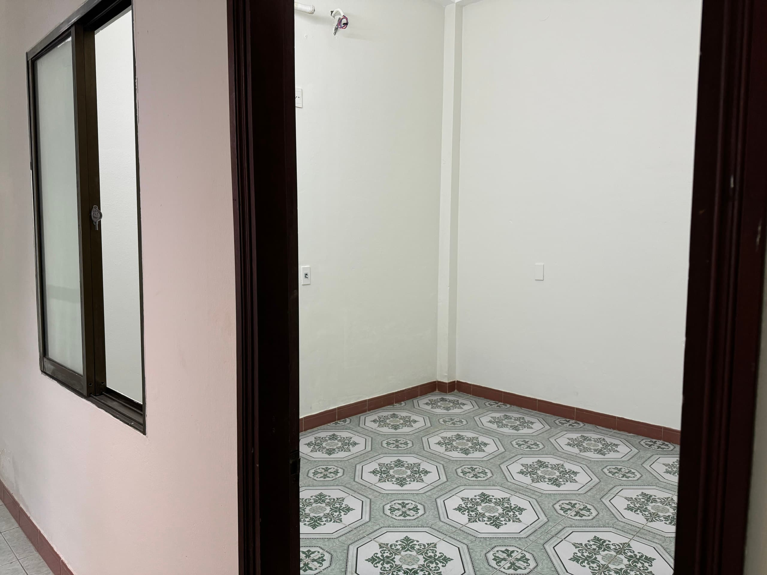 Nhà nguyên căn 3 tầng tại Lê Đình Lý, diện tích 81m², phù hợp để ở hoặc kinh doanh - Ảnh 4