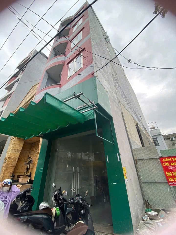 Khách sạn 6 tầng đường Đống Đa