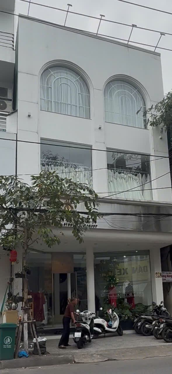 NGUYÊN CĂN 3 TẦNG HOÀNG DIỆU NGANG 7M 
