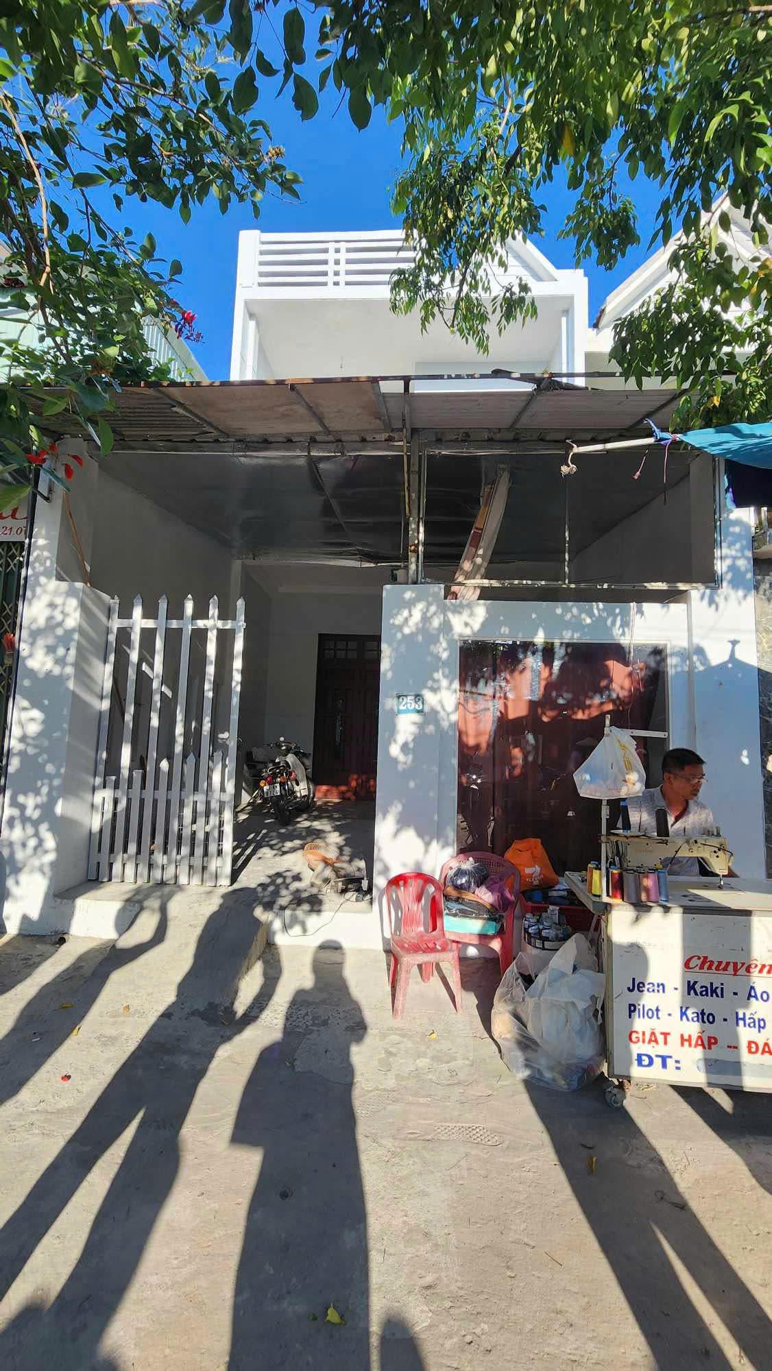 Nhà nguyên căn 2 tầng đường Lê Tấn Trung phù hợp để ở và kinh doanh