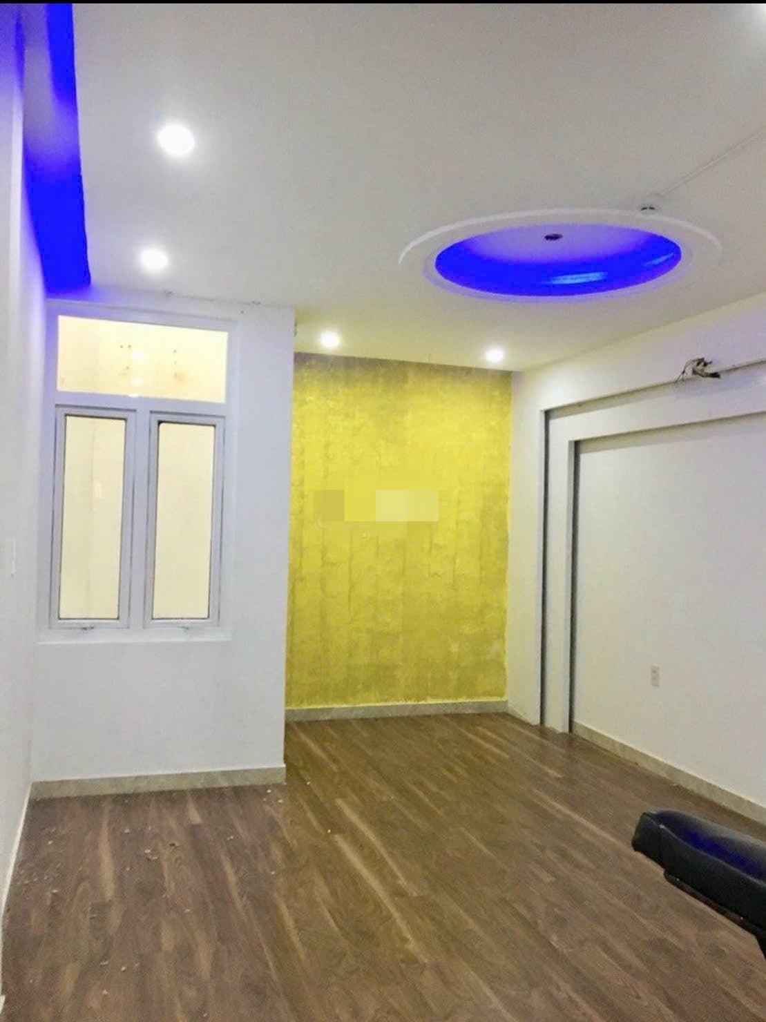 Nhà 4 tầng Thái phiên có thang máy