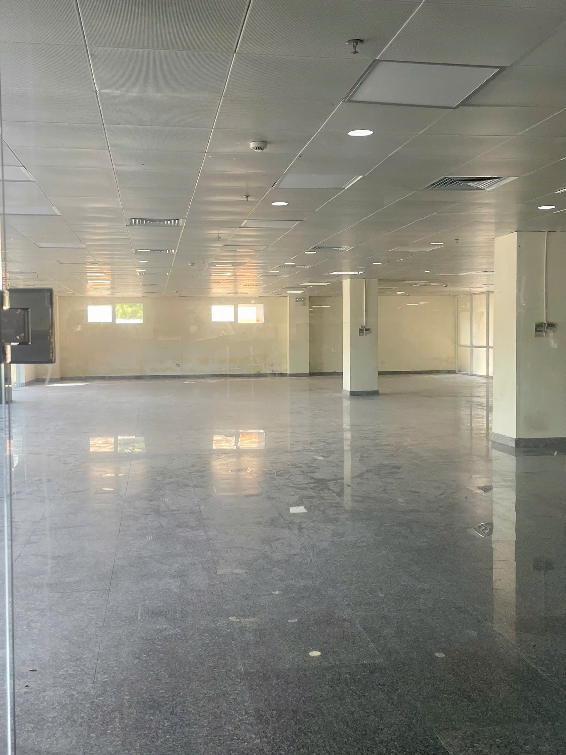 VĂN PHÒNG CHO THUÊ 60M2 - 800M2 NGAY SÁT SÂN BAY ĐÀ NẴNG