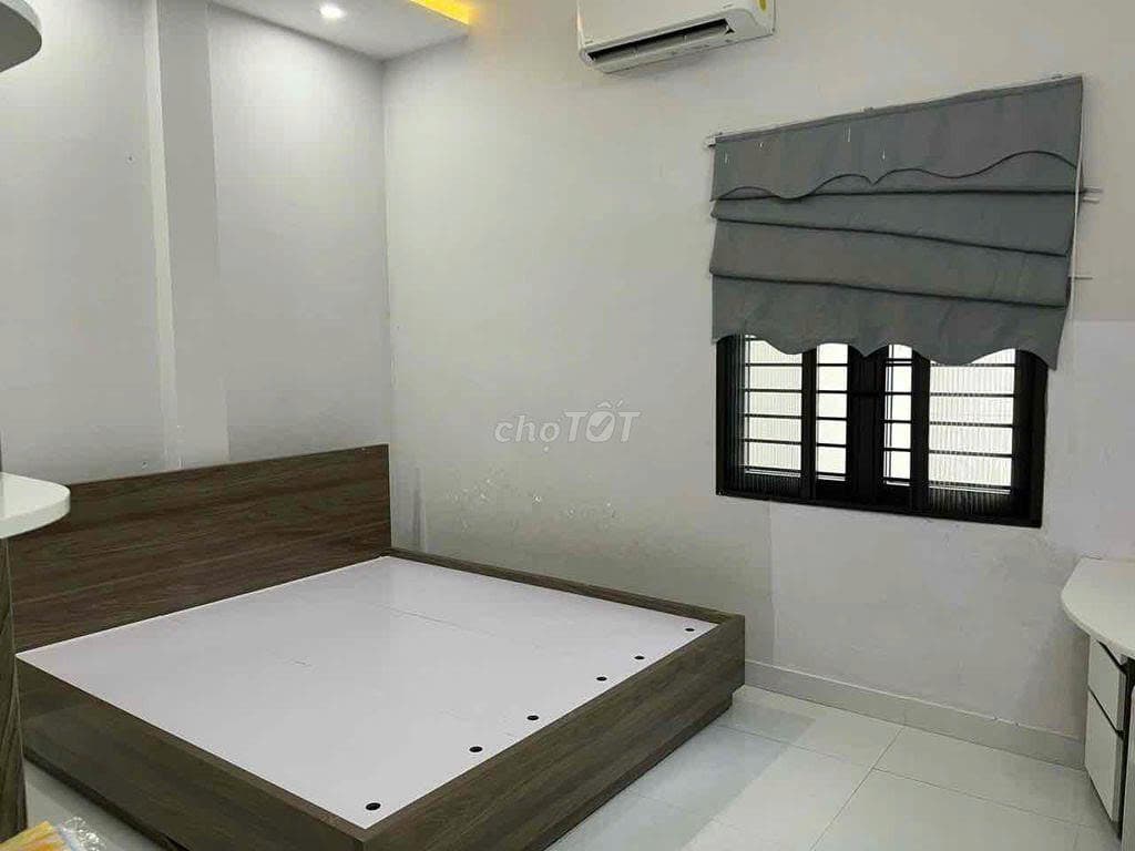 Cho thuê nhà nguyên căn 3 tầng đường Hoàng Thúc Trâm, Hải Châu