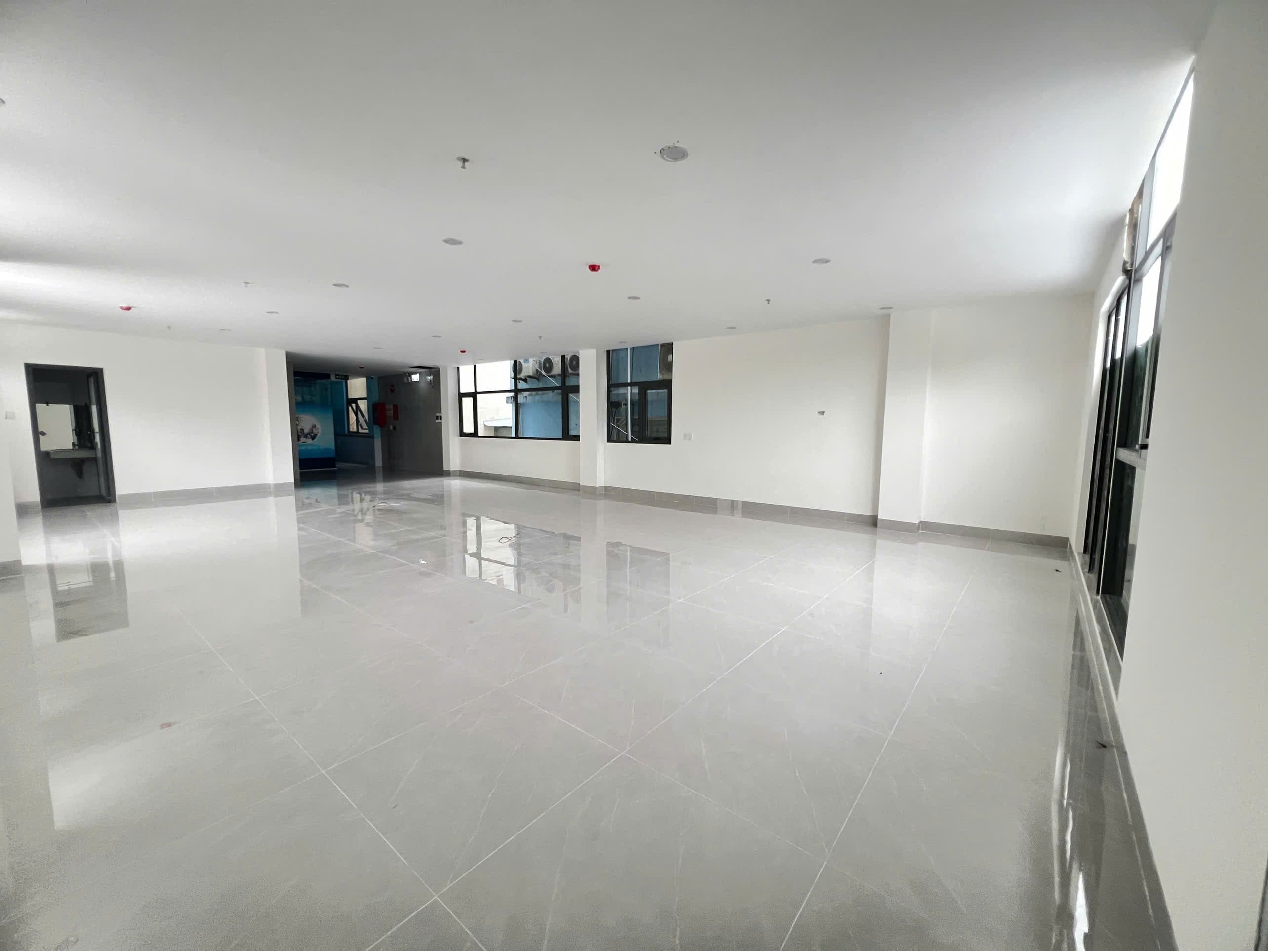 VĂN PHÒNG CHO THUÊ 210M2 TẠI LÊ THANH NGHỊ - Ảnh 4