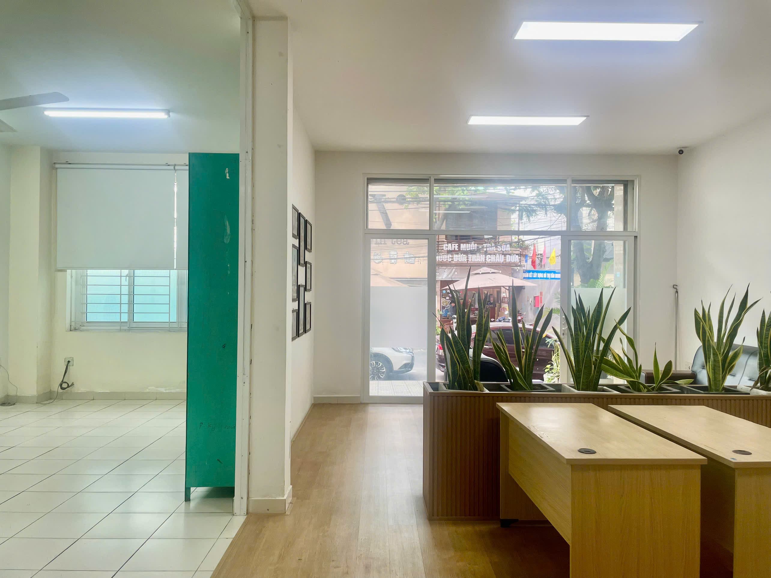 VĂN PHÒNG CHO THUÊ TẦNG 1 68M2 TẠI PHAN CHÂU TRINH 