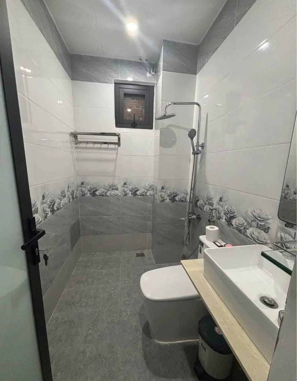 NGUYÊN CĂN 3 TẦNG LÊ HỮU TRÁC