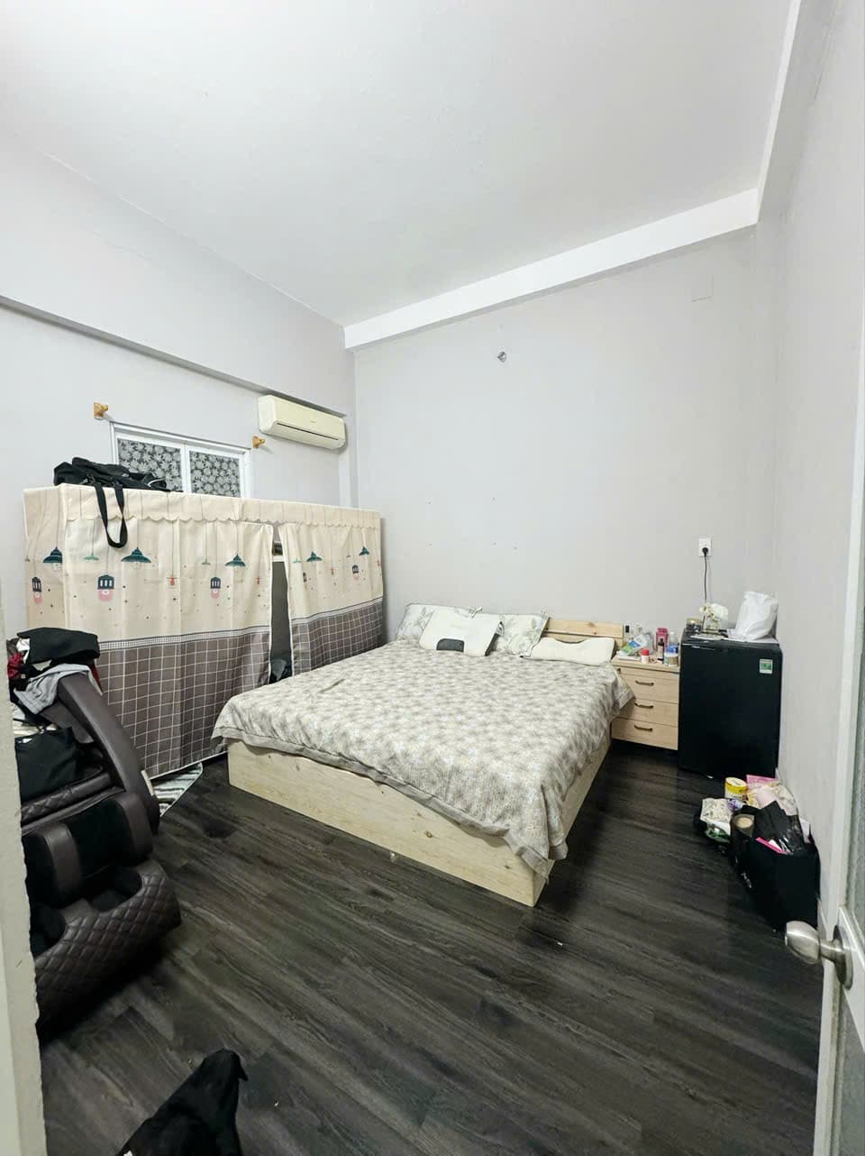 NHÀ NGUYÊN CĂN 3 TẦNG FULL NỘI THẤT 240M2 TẠI NGỌC HỒI