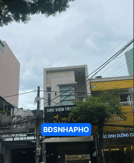 Nhà nguyên căn 2.5 tầng phù hợp kinh doanh đa ngành