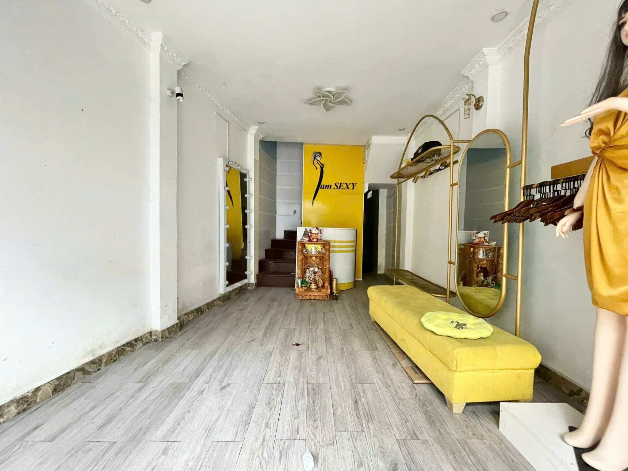Nhà 2 tầng rưỡi diện tích 65m2 tại Phan Thanh, phù hợp để ở hoặc kinh doanh