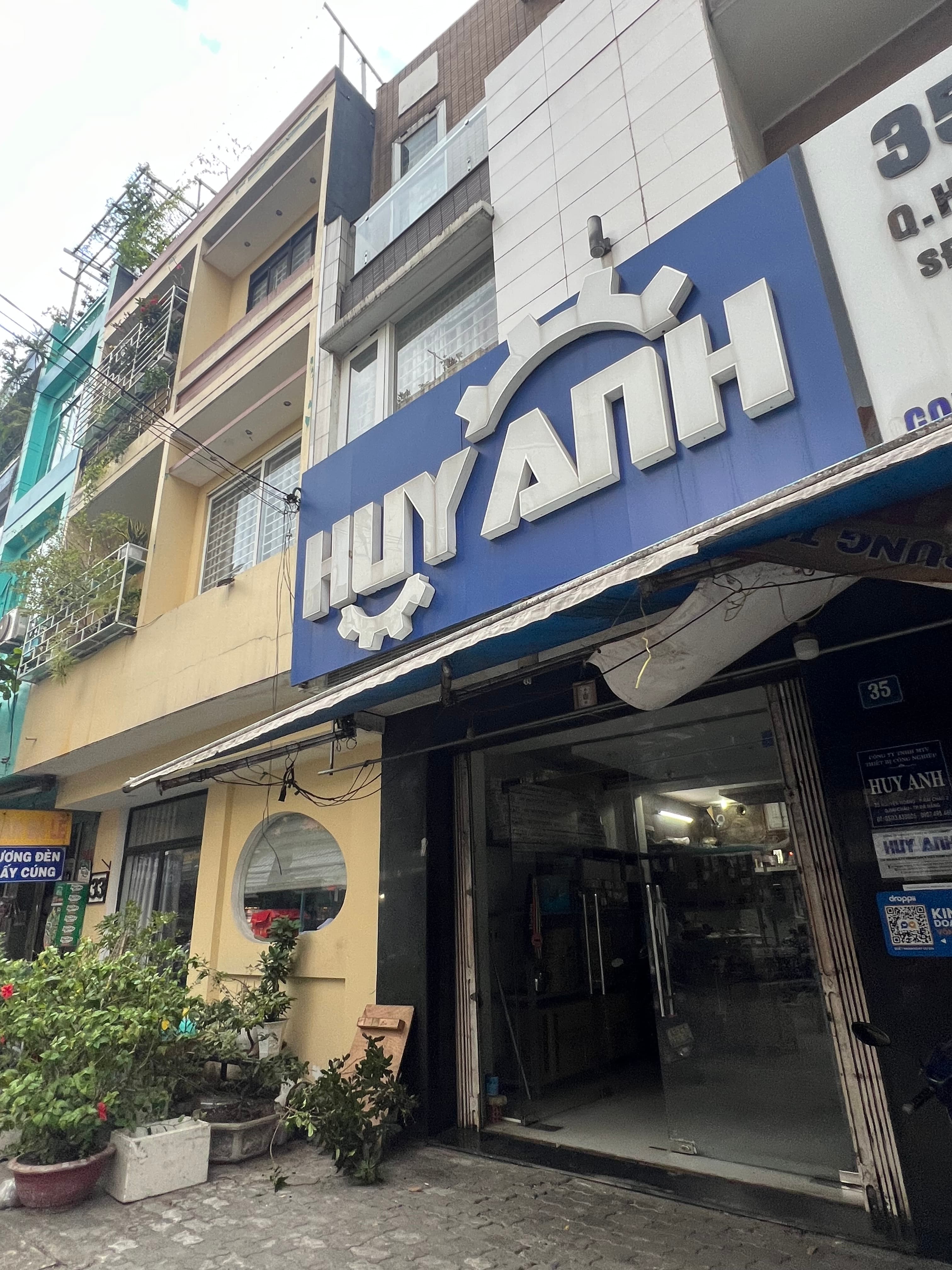Nhà nguyên căn 3 tầng diện tích 48m2 tại Nguyễn Hoàng, phù hợp kinh doanh