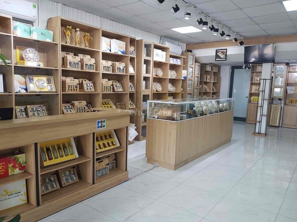 Mặt bằng  100m2 mặt tiền Nguyễn Hữu Thọ, khu vực sầm uất