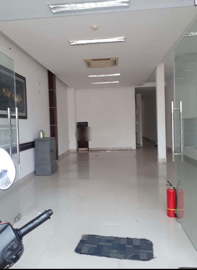 Nhà nguyên căn 3 tầng đường Nguyễn Hữu Thọ, phù hợp kinh doanh và ở