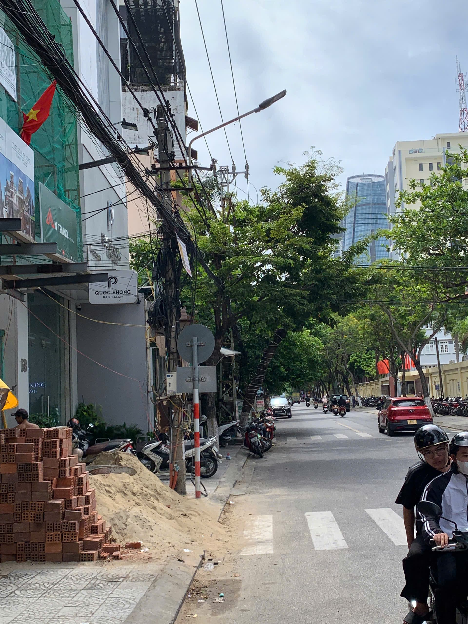 Mặt bằng kinh doanh 90m2 tại đường Lý Tự Trọng, phù hợp kinh doanh cà phê và ăn uống