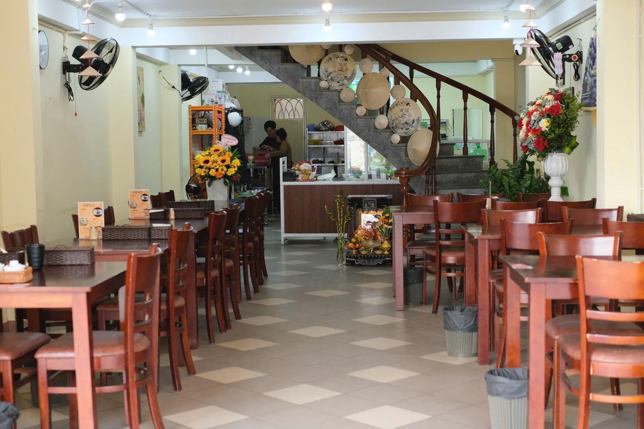 Nhà nguyên căn 3 tầng rưỡi NÚI THÀNH diện tích 100m2, trống suốt phù hợp kinh doanh - Ảnh 3