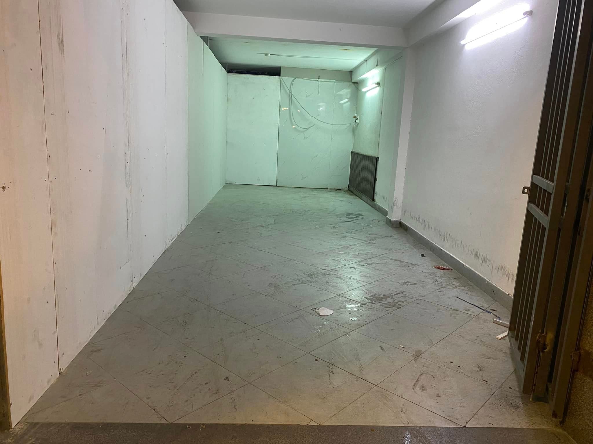 Nhà 5 tầng diện tích 112m2, trống suốt tầng 1, phù hợp làm văn phòng hoặc kinh doanh Trần Cao Vân