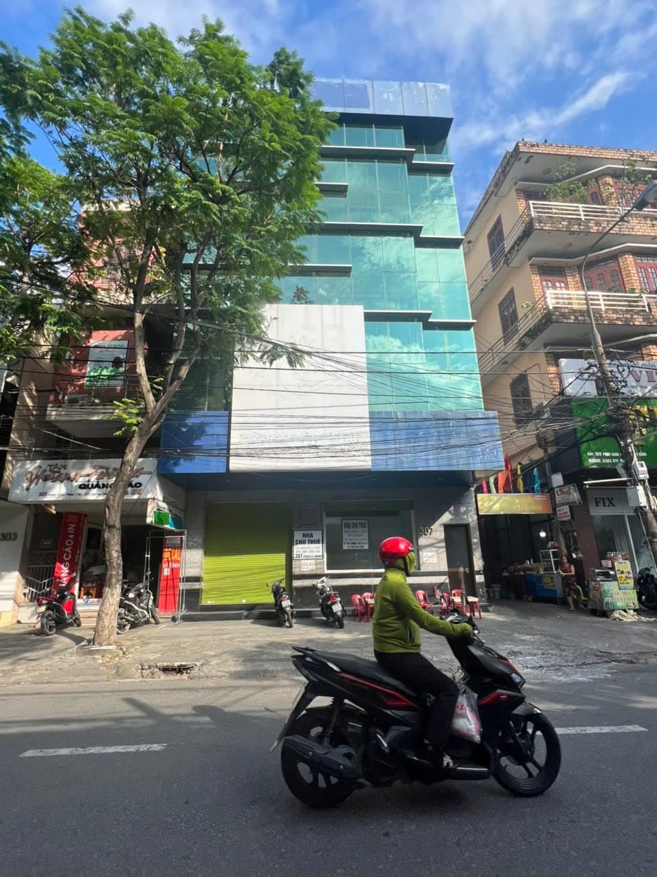 Nhà nguyên căn 4 tầng rưỡi diện tích 105m² tại Phan Châu Trinh, phù hợp kinh doanh đa ngành ngang 8m